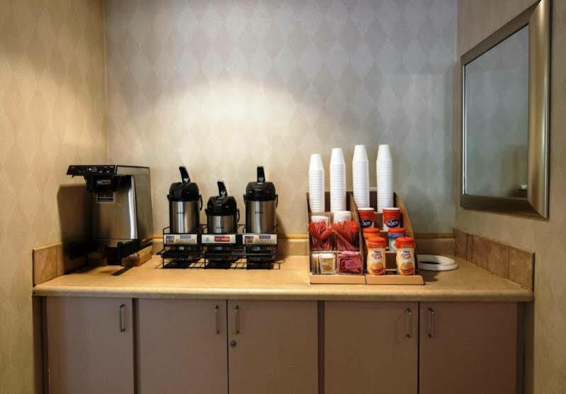 Red Roof Inn Plus Boston - Mansfield - Foxboro Εξωτερικό φωτογραφία
